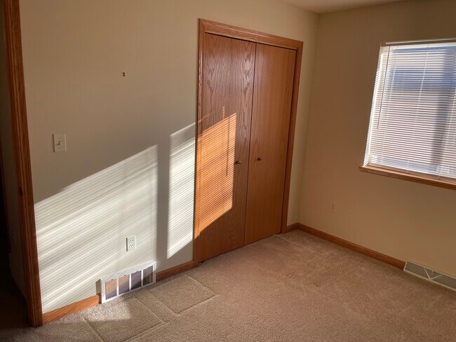 508 3rd St, Charles City, IA 50616 - photo 7