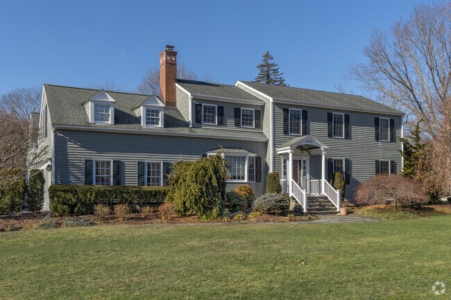 Lake Mohegan Hills Colonial Revivals offer a perfect mix of tradition and comfort.