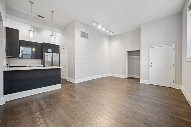 641 N High St, Columbus, OH 43215 - photo 2