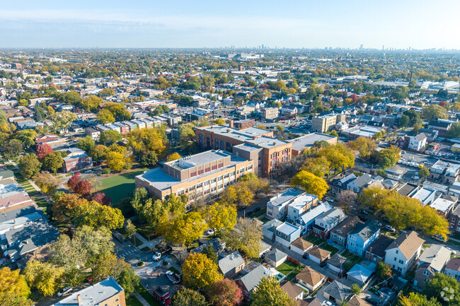 Lloyd Elementary School, Rankings & Reviews - Homes.com