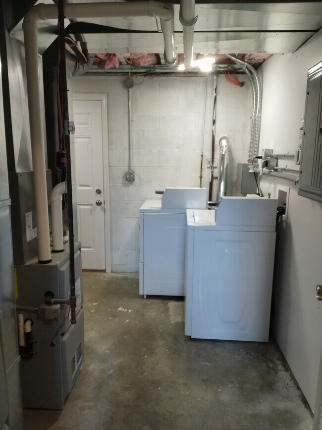 441 2nd Avenue D unit B&C, Silvis, IL 61282 - photo 6