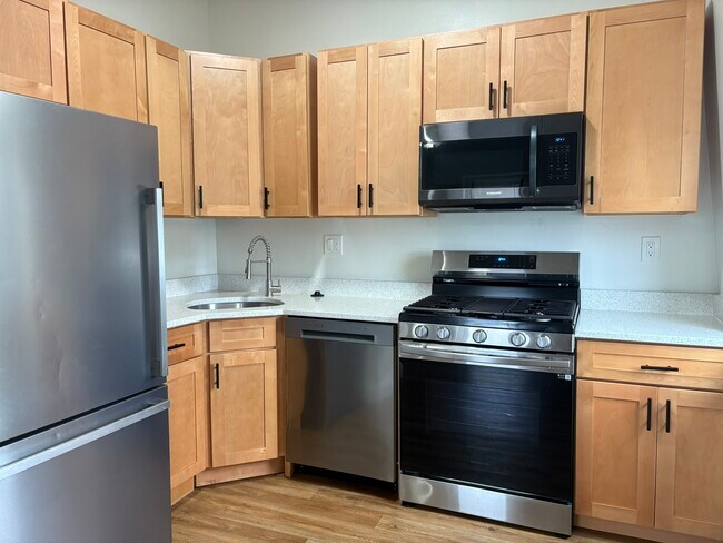 16 Flint St unit 3, Somerville, MA 02145 - photo 3