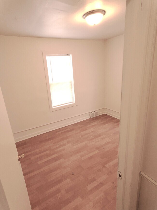 1st Floor bedroom #2 10x8