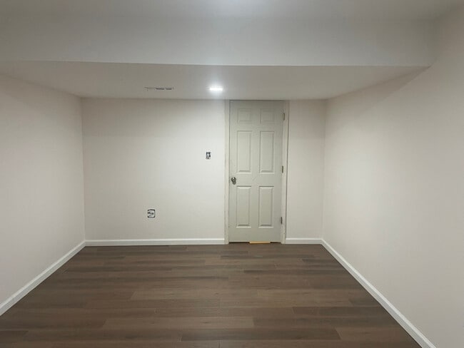 12720 Knightsbridge Dr, Woodbridge, VA 22192 - photo 7