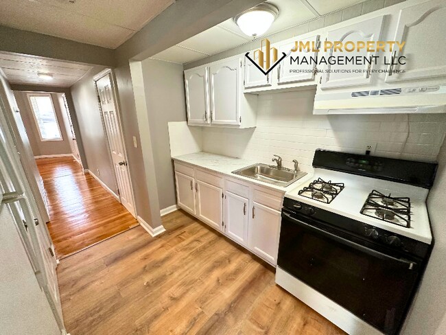 321 Union St unit 1, Fall River, MA 02721 - photo 4