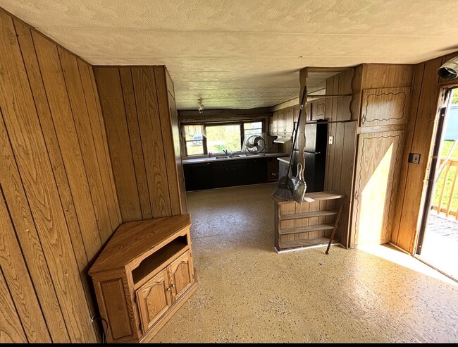 4420 W Ridge Rd unit Trailer, Gary, IN 46408 - photo 4