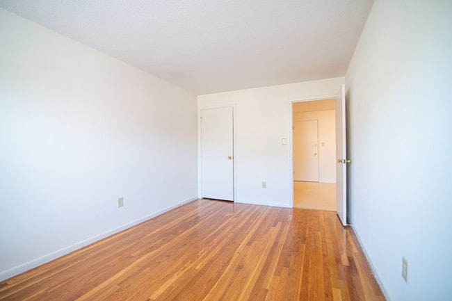 Edgewood Gardens Embassy and Wilder Ridge Apartments, Lowell, MA 01851 - photo 4