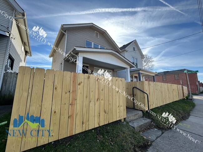 1215 Sullivant Ave, Columbus, OH 43223 - photo 2