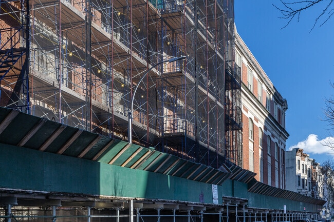 John Jay School for Law has a student-teacher ratio of 11 to 1.