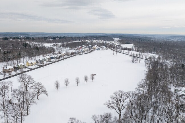 Highfields Golf and and Country Club blends within Grafton Neighborhood.