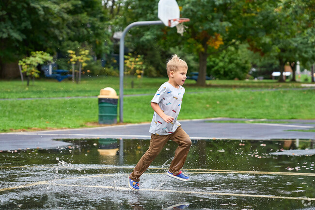 The rural town onf Simthsburg and Edgemont offer several parks for kids to explore and play.