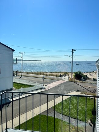 215 Beach St Unit 3D, West Haven, CT 06516