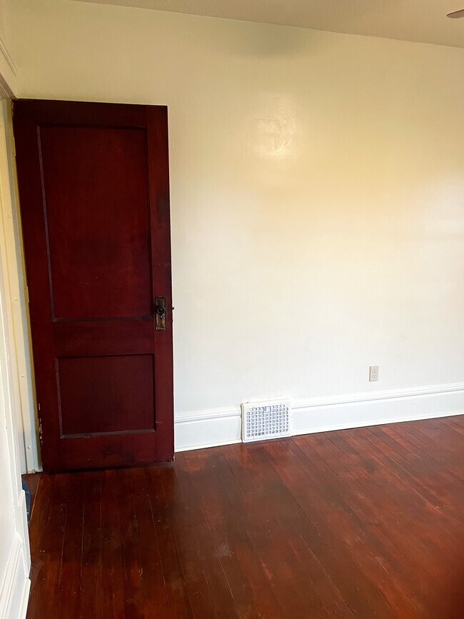 889 N Main St unit 3, Akron, OH 44310 - photo 7