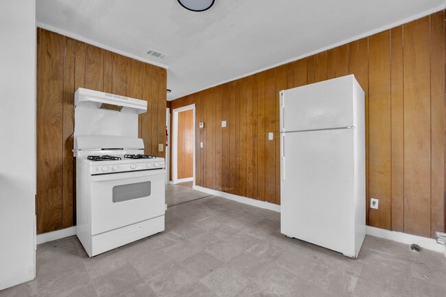 92 Tom Bayne St, West Point, MS 39773 - photo 7