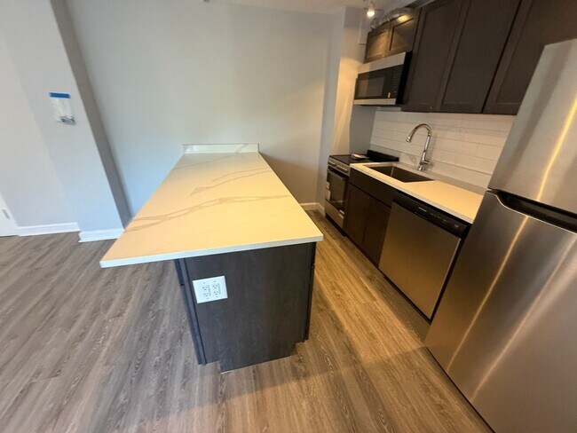 7254 N Ridge Blvd unit 7333-508, Chicago, IL 60645 - photo 3