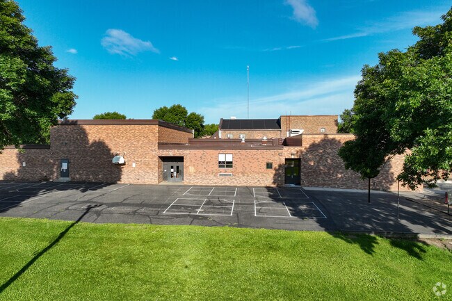 The student-teacher ratio at Cokato Elementary School is 15 to 1.