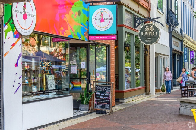 Located on the Kalamazoo Mall, Colors & Cocktails, offers art classes near Westnedge Hill.