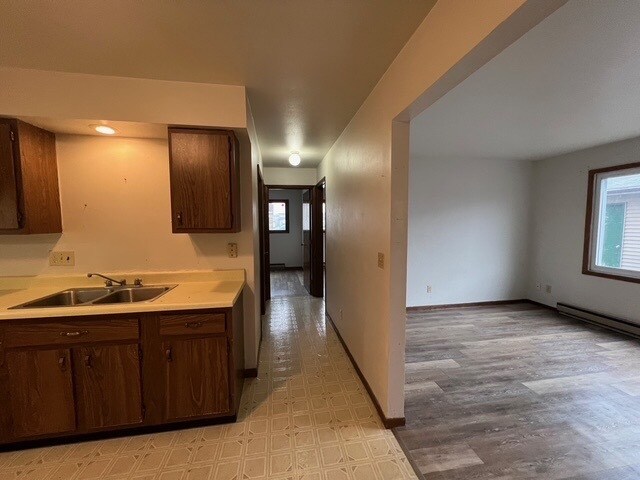 909 Genrich St unit 4, Wausau, WI 54403 - photo 2