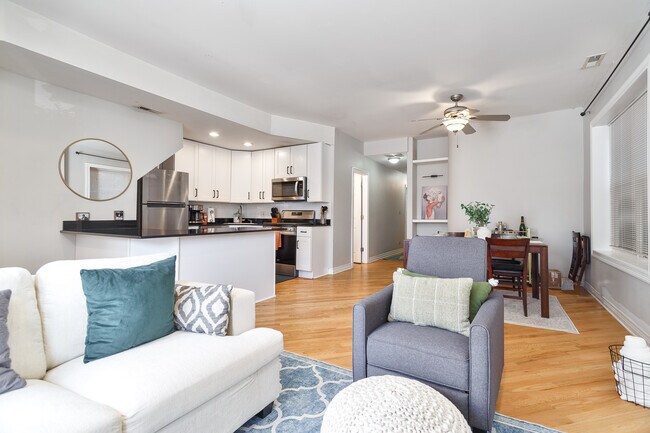 3047 N Clybourn Ave unit 1, Chicago, IL 60618 - photo 7