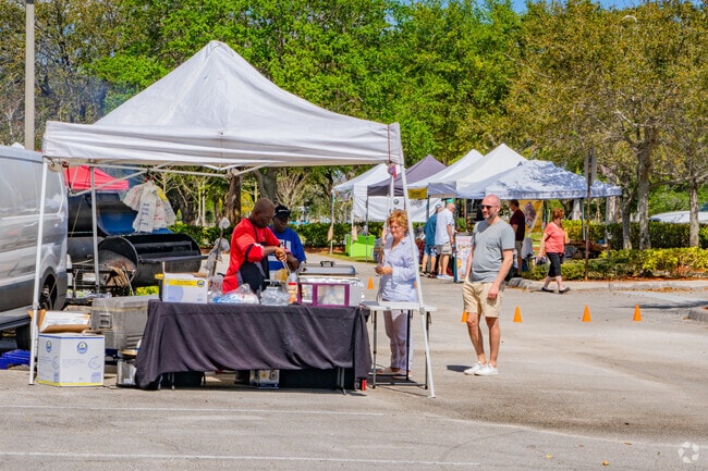 Little Food Market sits at a park in Pompano and Santa Barbara Shores neighborhood.