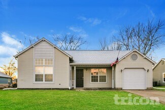 25 Suncrest Dr, Greenwood, IN 46143