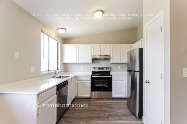 19672 E Purdue Cir, Aurora, CO 80013 - photo 6