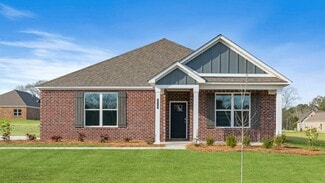 215 Ryma Oaks Ct, Dothan, AL 36301