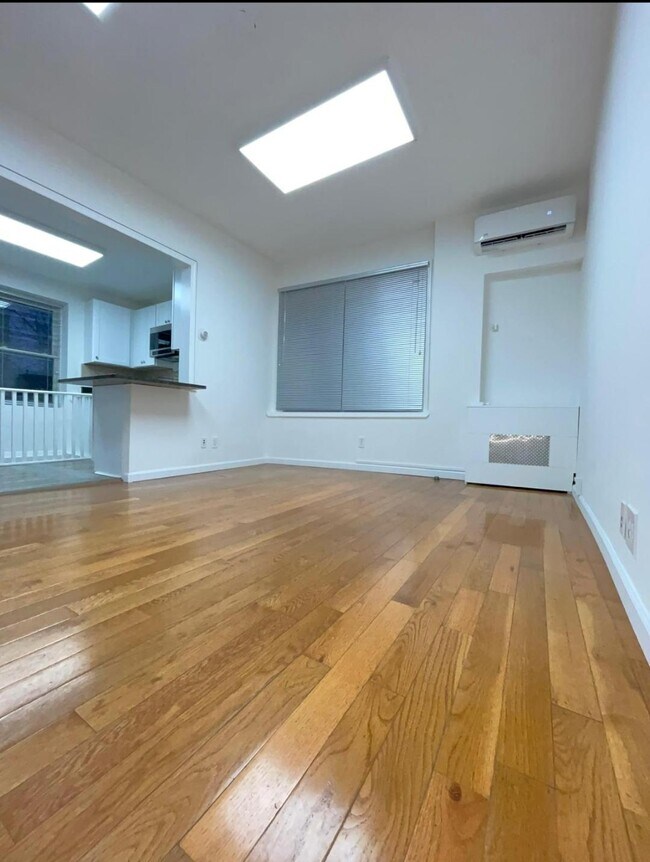 1101 Banner Ave unit 2, Brooklyn, NY 11235 - photo 6