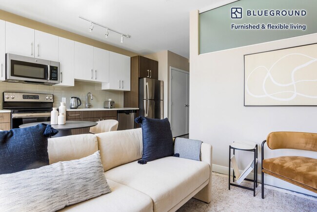 1 Nashua St unit FL16-ID702, Boston, MA 02114 - photo 3