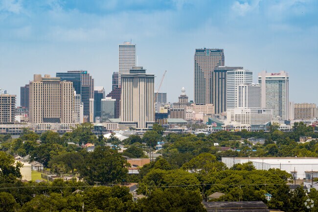 Behrman offers a suburban feel with immediate proximity to downtown New Orleans.