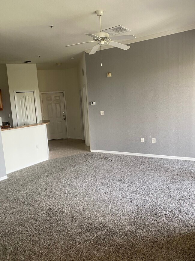 8397 38th Street Cir E unit 305, Sarasota, FL 34243 - photo 5