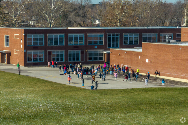 Westchester Intermediate School has an overall grade of B from Niche.com.