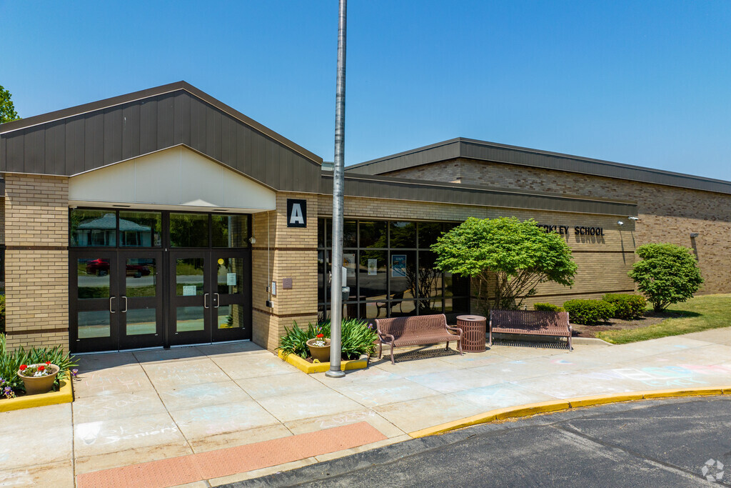 Welcome to Mildred Merkley Elementary School in Highland, IN.