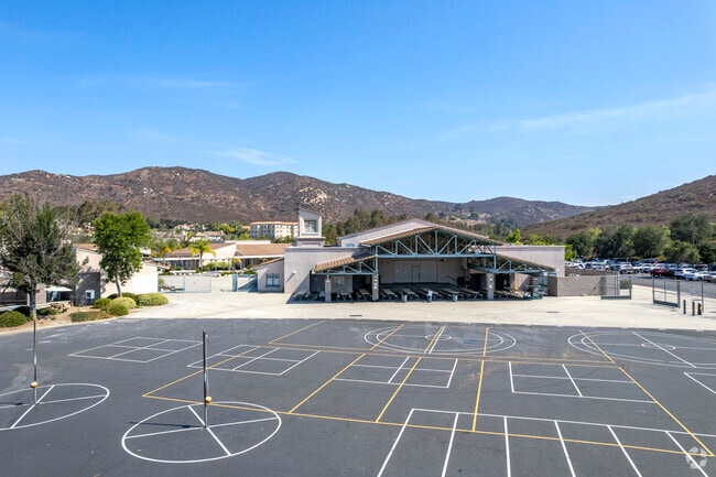 Poway Schools Creekside Elementary School Building Lunch Area