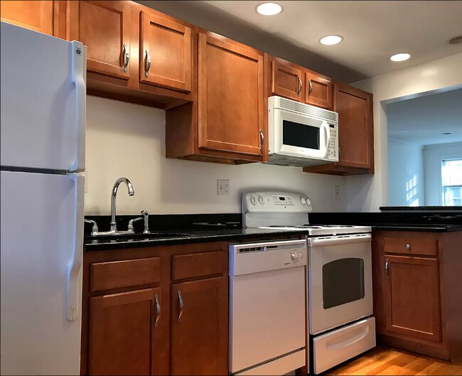 67 Wyman St unit 2, Waban, MA 02468 - photo 2