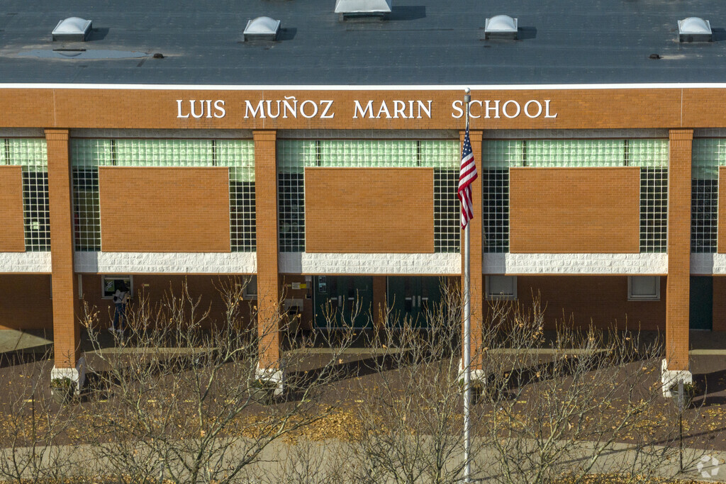 Luiz Munoz Marin School is located in the East Side Bridgeport neighborhood of Bridgeport, CT.
