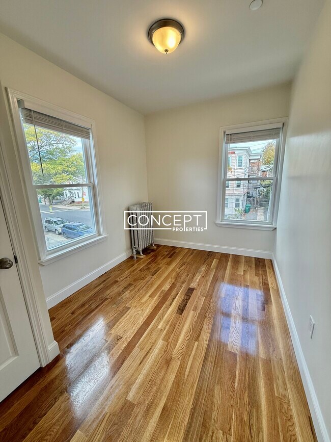 126 Chestnut St unit 2B, Lynn, MA 01902 - photo 3