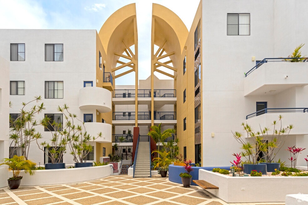 600 Front Apartments