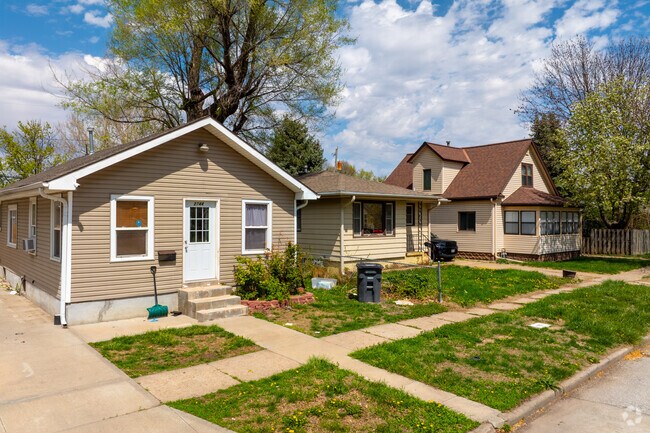 There are many styles of homes throughout Trolley Park.