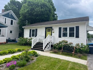 24 Brainerd St, Saint Albans City, VT 05478