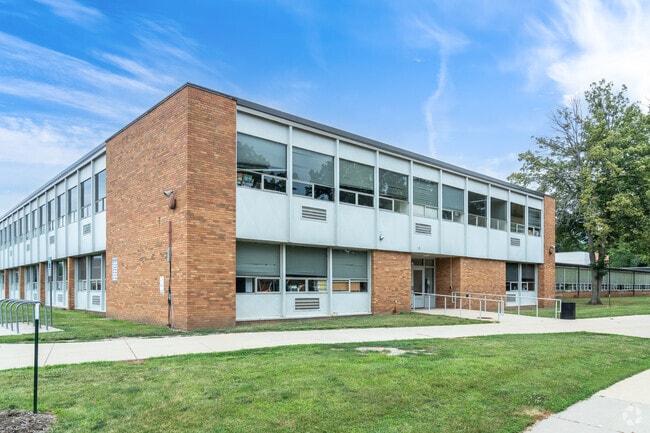 Urbana Middle School has over 900 enrolled students.