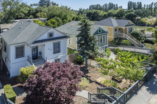 Soscol Gateway South has a small collection of iconic early 20th-century Folk Victorian homes.