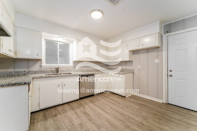 252 McDowell Park Cir, Jackson, MS 39204 - photo 6