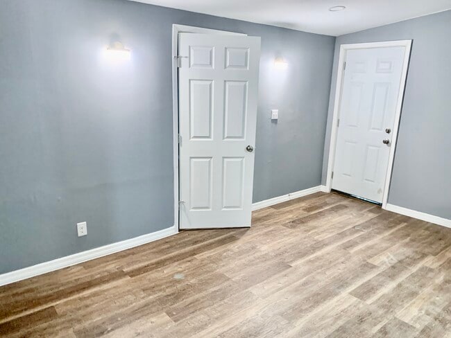 720 Menchaca St, San Antonio, TX 78207 - photo 2