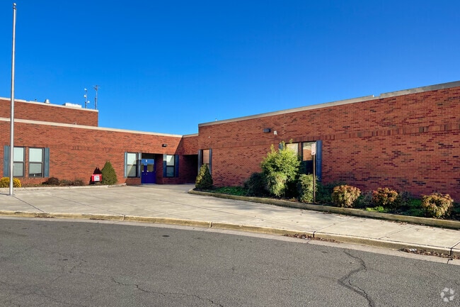 River Oaks Elementary