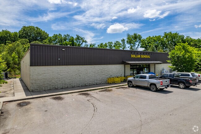 There is not much retail in Mascot, but residents do have access to a Dollar General.