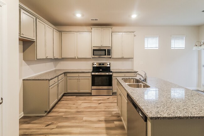 2890 Saratoga Lake View, Decatur, GA 30034 - photo 5