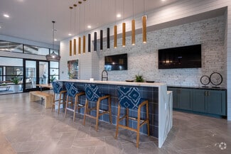 15500 Middlebrook Dr, Houston, TX 77058