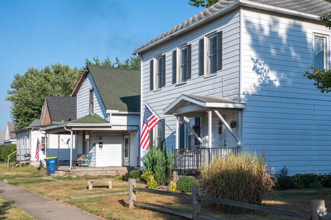 Some of the earliest homes in 12 Points date back to the 1890s.