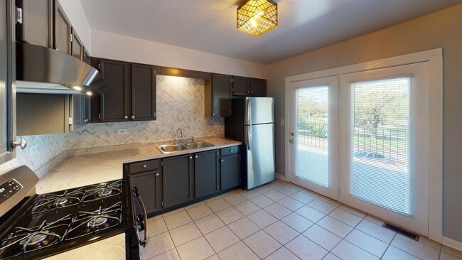186 N Adams Kitchen